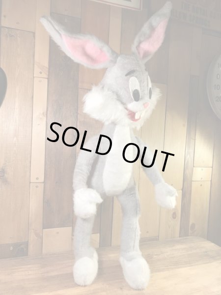 ルーニーテューンズのバッグスバニーの70年代ビンテージ縫いぐるみ