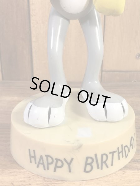 ルーニーテューンズのバッグスバニーの70年代ビンテージ台付きフィギュア