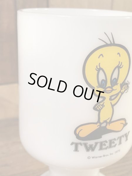 ルーニーテューンズのトゥイーティーの70年代ビンテージミルクガラスマグカップ