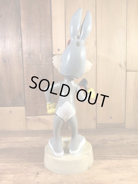 ルーニーテューンズのバッグスバニーの70年代ビンテージ台付きフィギュア