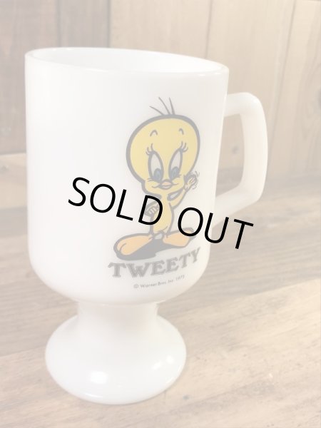ルーニーテューンズのトゥイーティーの70年代ビンテージミルクガラスマグカップ