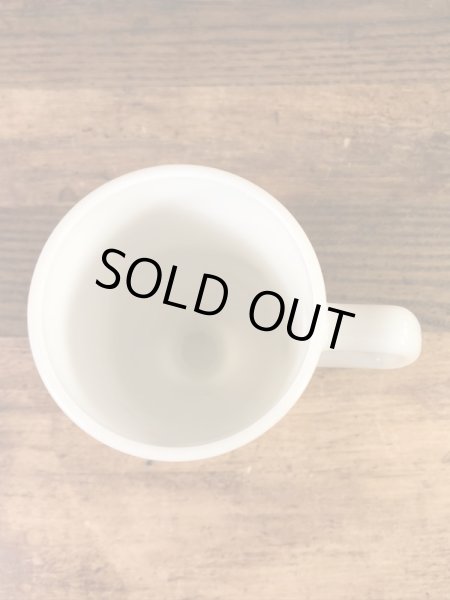 ルーニーテューンズのバッグスバニーの70年代ビンテージミルクガラスマグカップ