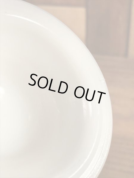 ルーニーテューンズのバッグスバニーの70年代ビンテージミルクガラスマグカップ