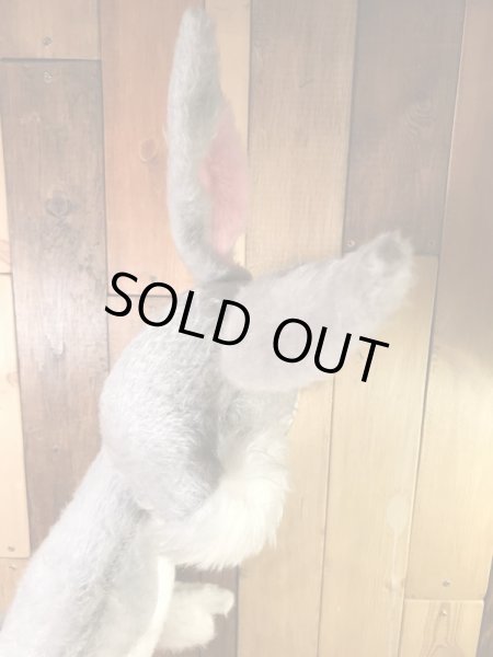 ルーニーテューンズのバッグスバニーの70年代ビンテージ縫いぐるみ