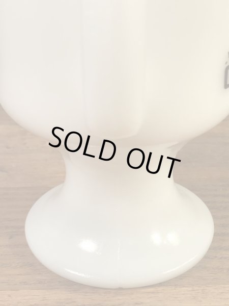 ルーニーテューンズのトゥイーティーの70年代ビンテージミルクガラスマグカップ