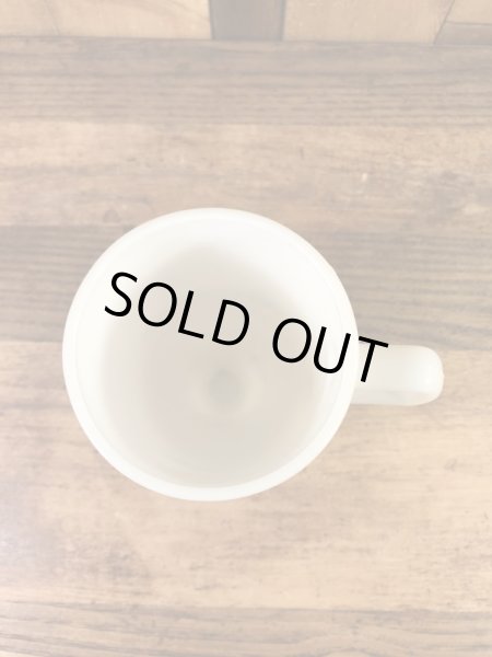 ルーニーテューンズのトゥイーティーの70年代ビンテージミルクガラスマグカップ