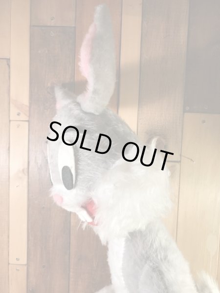 ルーニーテューンズのバッグスバニーの70年代ビンテージ縫いぐるみ