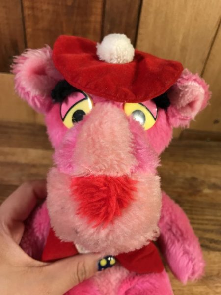 ベレー帽をかぶったピンクパンサーの80年代ビンテージ縫いぐるみ