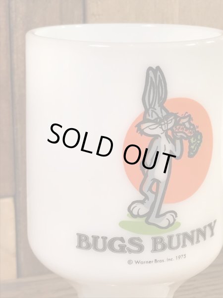 ルーニーテューンズのバッグスバニーの70年代ビンテージミルクガラスマグカップ