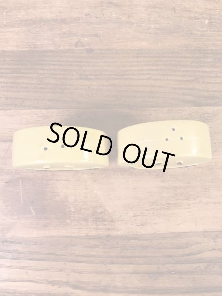 スマイルの陶器製の60年代ビンテージ塩コショウ入れ