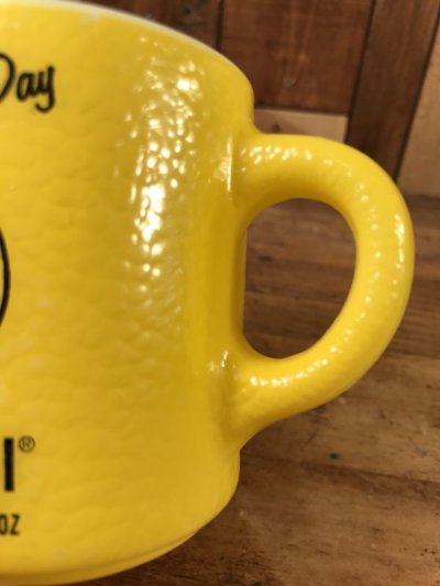 画像2: Smile “Have A Happy Day” Mellaril Milk Glass Mug　スマイル　ビンテージ　マグカップ　ミルクガラス　70年代