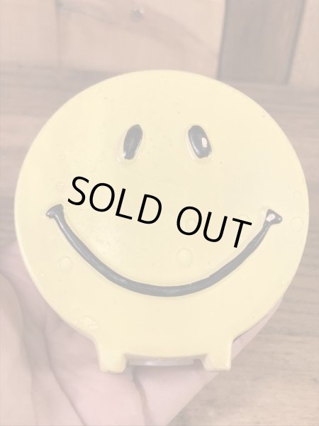 スマイルの陶器製の60年代ビンテージ塩コショウ入れ