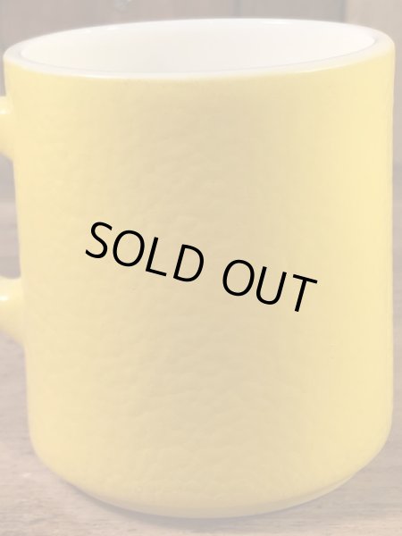 スマイルフェイスとHave A Happy Dayが描かれた70’sヴィンテージヘーゼルアトラスマグ