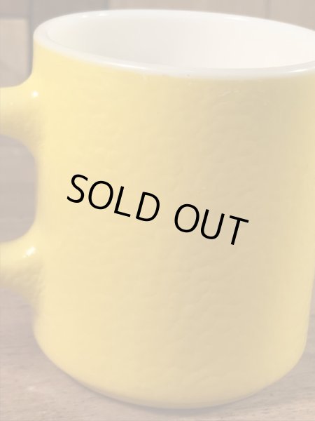 スマイルフェイスとHave A Happy Dayが描かれた70’sヴィンテージヘーゼルアトラスマグ