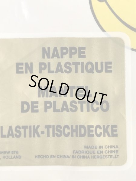 スマイルフェイスのビニール製の80’s〜ヴィンテージテーブルカバー