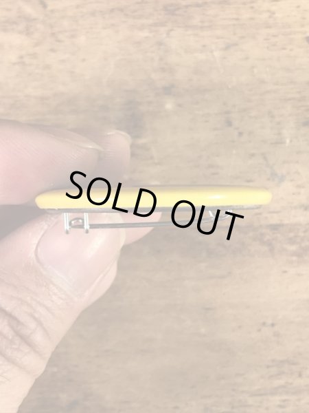 “The One With The Most Buttons Wins”と書かれたスマイルフェイスの80’sヴィンテージ缶バッチ