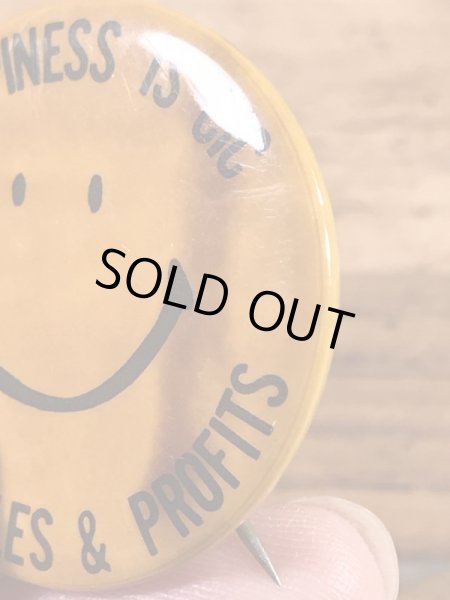 “Happiness Is Cic More Sales & Profits”と書かれたスマイルフェイスの70’sヴィンテージ缶バッチ