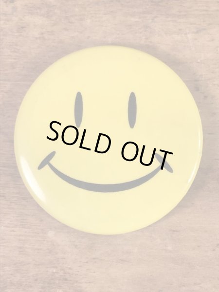 スマイルフェイスの金属製の80’s〜ヴィンテージ缶バッチ