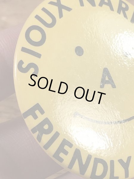 “Sioux Narrows Friendly Peace”のスマイルの80年代〜ビンテージ缶バッジ