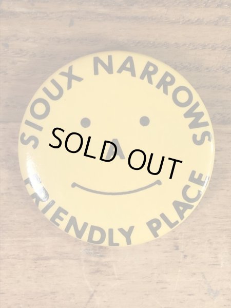“Sioux Narrows Friendly Peace”のスマイルの80年代〜ビンテージ缶バッジ
