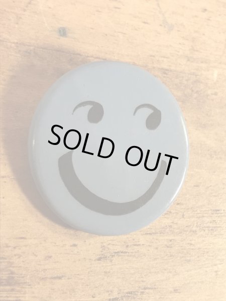 ユニオンラベルの刻印が付いたスマイルの70年代ビンテージ缶バッジ