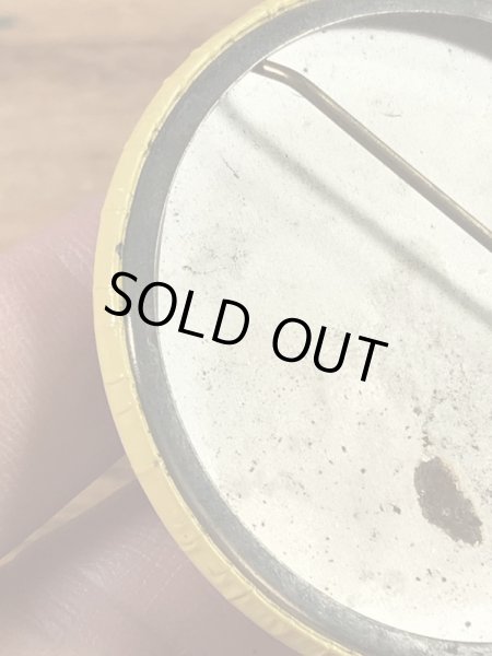 スマイルのブリキ製の70年代ビンテージ缶バッジ