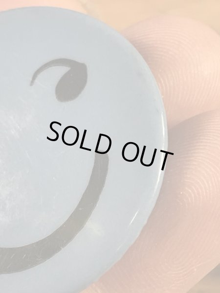 Union Labelの刻印が付いたスマイルフェイスの70’sヴィンテージ缶バッチ