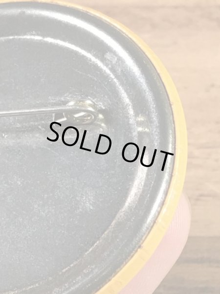 “Happiness Is New Band Uniforms!”と書かれたスマイルの70年代ビンテージ缶バッジ