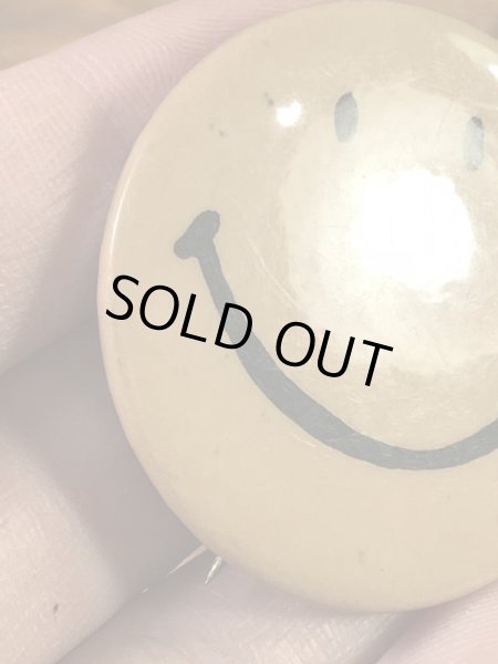 “Denhams”のスマイルの70年代ビンテージ缶バッジ