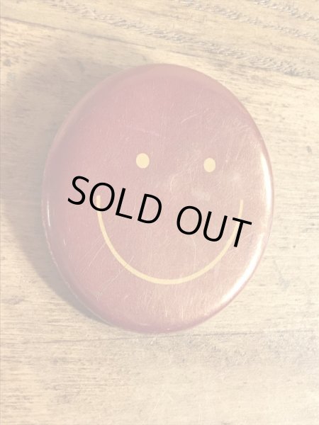 Say It With Buttons社製のスマイルの70〜80年代ビンテージ缶バッジ