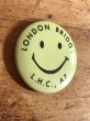 “London Bridge L.H.C.,AZ.”と書かれたスマイルの70年代ビンテージ缶バッジ