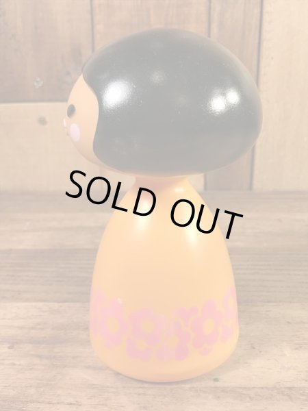 Avon社製のスモールワールドの70’sヴィンテージボトルドール