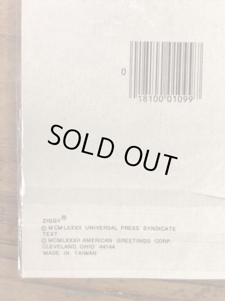 American Greetings社製のZiggyの80'sヴィンテージパフステッカー