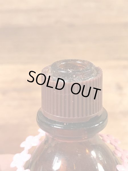 エイボン社製のスモールワールドの70年代ビンテージ香水ボトル