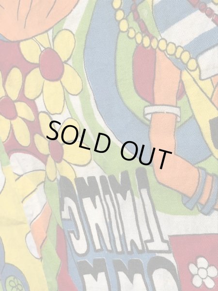 ラブ＆フラワーのヒッピー調の60〜70年代ビンテージフラットシーツ