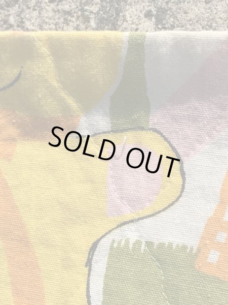 動物とフラワーが描かれたキルティングの70年代ビンテージファブリック