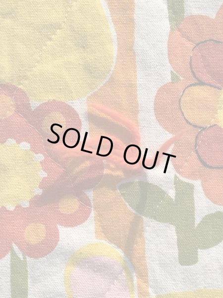 動物とフラワーが描かれたキルティングの70年代ビンテージファブリック