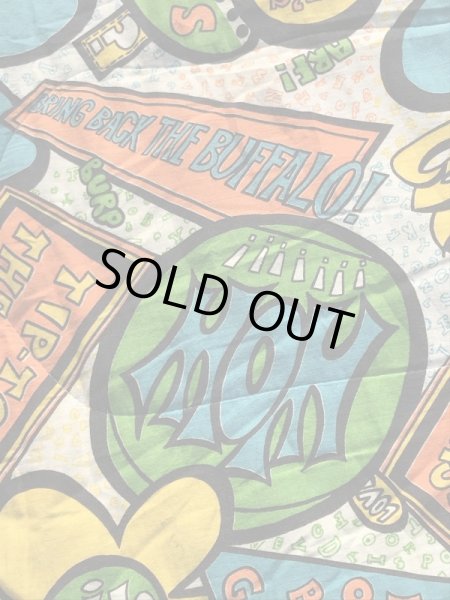 フラワーやラブなどのヒッピー調のポップアートの70年代ビンテージ寝袋