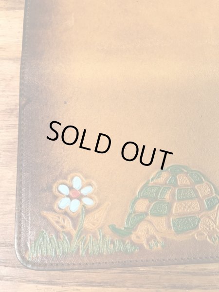 フラワーとカメが描かれたヒッピー調の70’sヴィンテージレザーウォレット