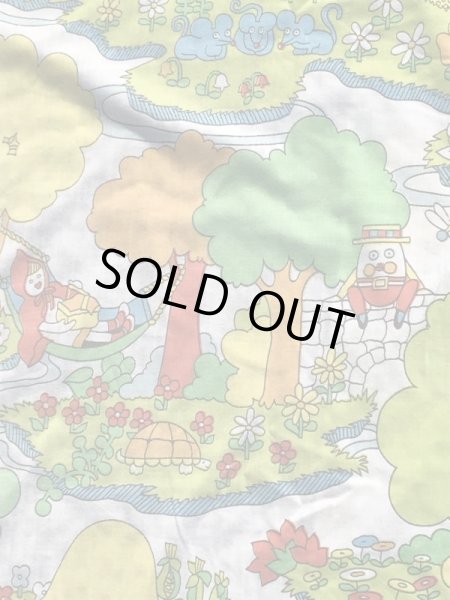 レインボーのポップアートの70年代ビンテージボックスシーツ