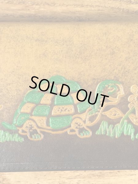 花と亀が描かれたヒッピー調の70年代ビンテージ革財布