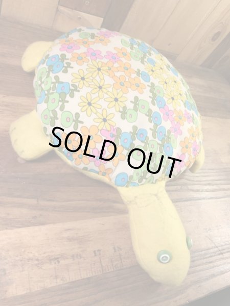 花柄のカメの70年代ビンテージクッションドール