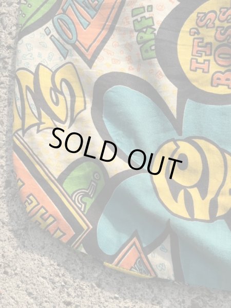 ヒッピー調の総柄の70年代ビンテージスリーピングバッグ