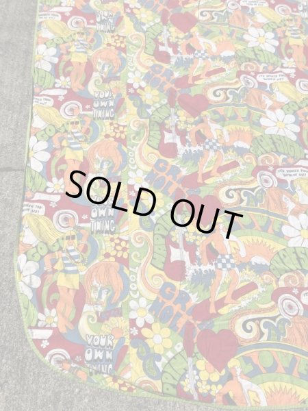 ラブ＆フラワーのヒッピー調の60〜70年代ビンテージフラットシーツ