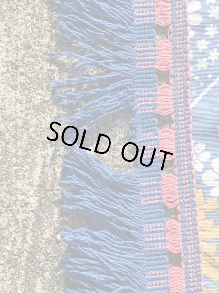 動物と男の子と女の子の柄のフリンジが付いた70年代ビンテージラウンドシーツ