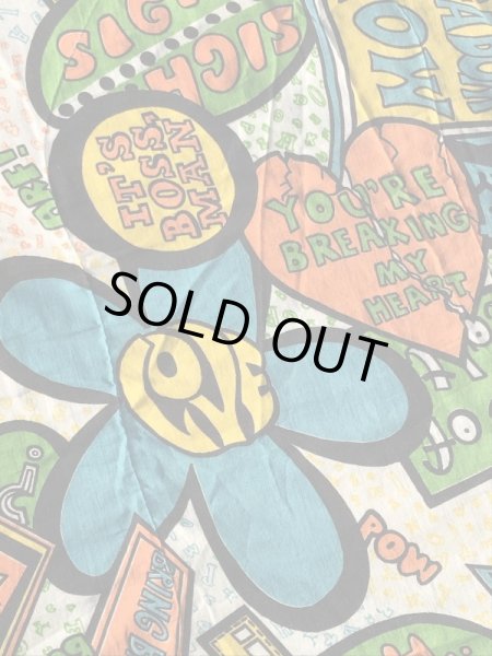 フラワーやラブなどのヒッピー調のポップアートの70年代ビンテージ寝袋