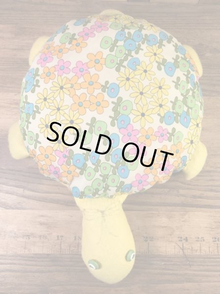 花柄のカメの70年代ビンテージクッションドール