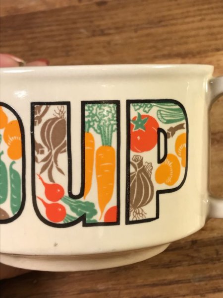 ベジタブルの柄のセラミック製の70’sヴィンテージスーパーマグ