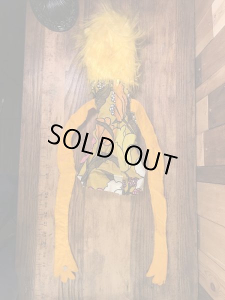 花柄の服のモンスターの70’sヴィンテージハンドパペットドール