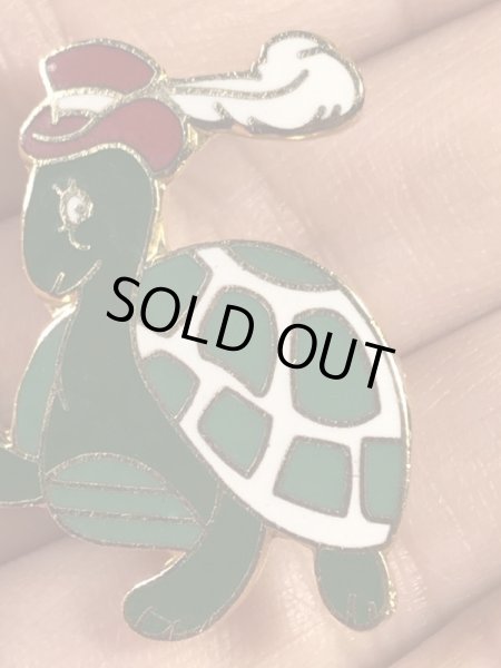 カメのスーベニア物の70〜80年代ビンテージピンバッジ